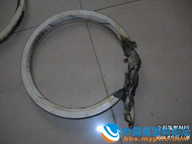 衬氟球阀出现衬套损坏现象,四氟材质耐用吗