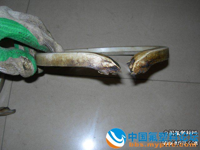 衬氟球阀出现衬套损坏现象,四氟材质耐用吗