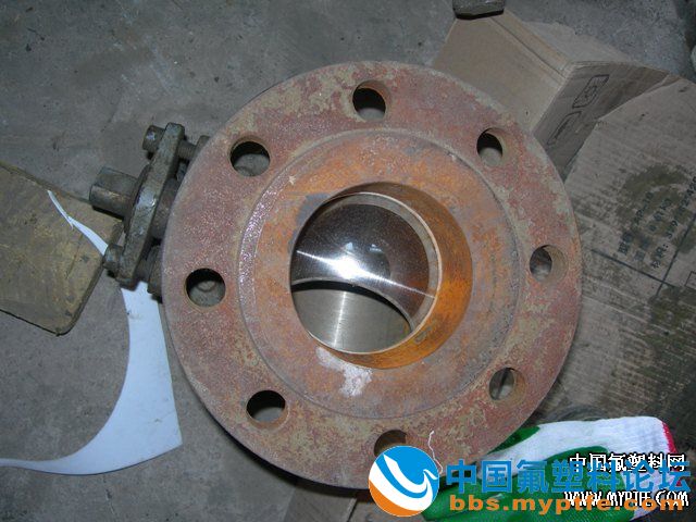 衬氟球阀出现衬套损坏现象,四氟材质耐用吗